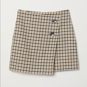 H&M houndstooth skirt